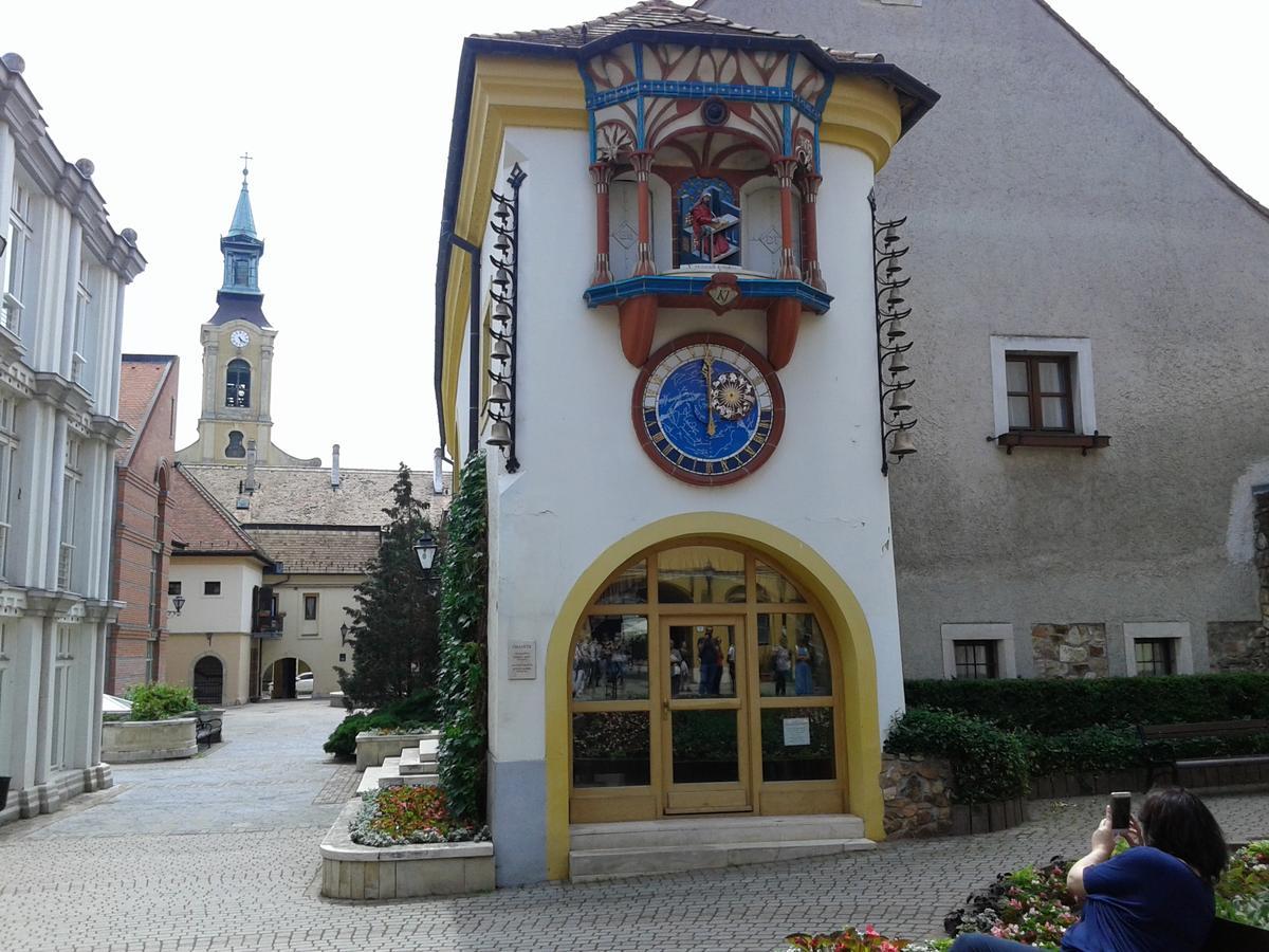 Sunset Apartman Szekesfehervar Exterior foto